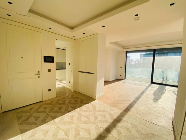 TUZLA VESEN YALILARINDA DENİZ MANZARALI 192 M² NET 4,5+1