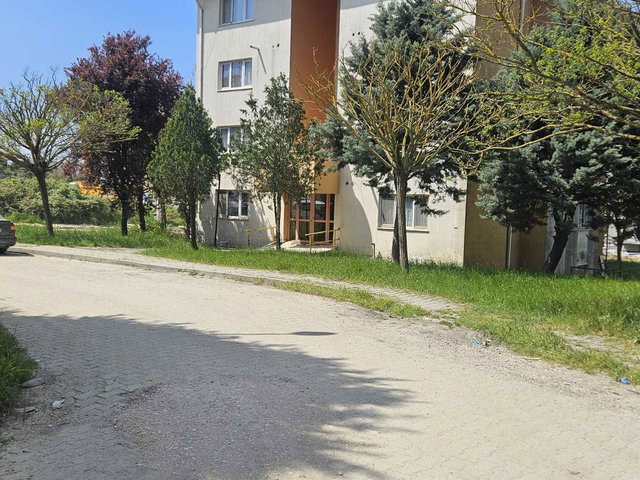 REMAX MAVİ KORUCUK HASTANE YAKINI EŞYALI SATILIK 1+1 DAİRE