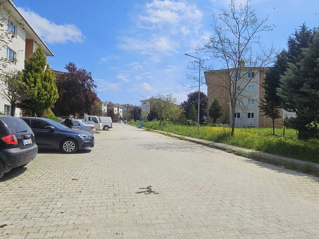 REMAX MAVİ KORUCUK HASTANE YAKINI EŞYALI SATILIK 1+1 DAİRE