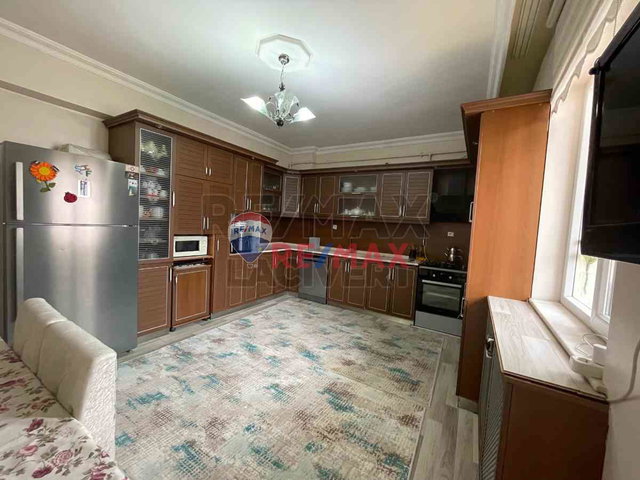 RE/MAX LACİVERT'TEN YILDIZKENT'TE KİRALIK 3+1 DAİRE