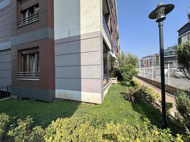 BAŞİSKELE’DE SİTE İÇİNDE 2+1 | BAHÇE KATI | BALKONLU | MERKEZİ ISITMALI KİRALIK DAİRE