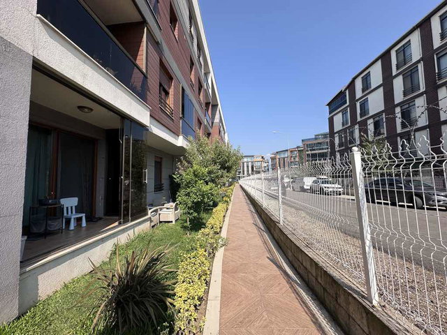 BAŞİSKELE’DE SİTE İÇİNDE 2+1 | BAHÇE KATI | BALKONLU | MERKEZİ ISITMALI KİRALIK DAİRE