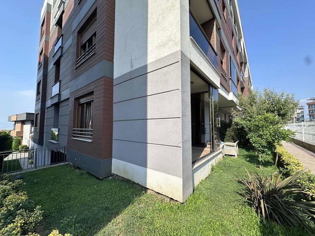 BAŞİSKELE’DE SİTE İÇİNDE 2+1 | BAHÇE KATI | BALKONLU | MERKEZİ ISITMALI KİRALIK DAİRE