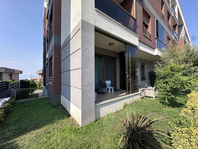 BAŞİSKELE’DE SİTE İÇİNDE 2+1 | BAHÇE KATI | BALKONLU | MERKEZİ ISITMALI KİRALIK DAİRE