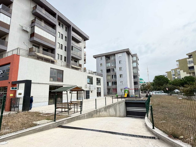 ESENLERDE KAPALI OTOPARKLI, AYRI MUTFAKLI 2+1 SATILIK DAİRE