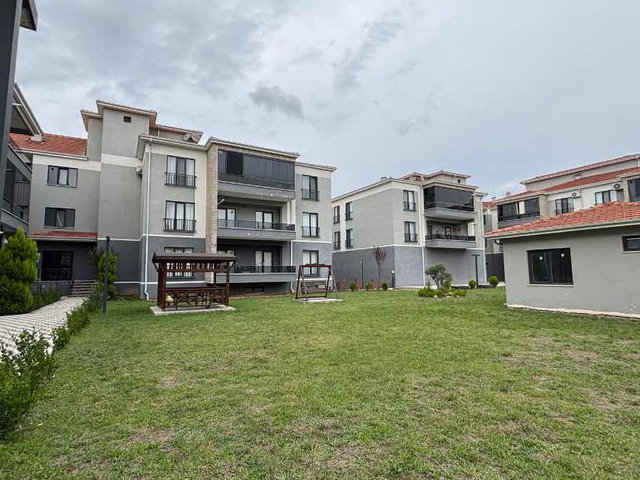 ADAPAZARI TEPEKUM VİZYON SİTESİNDE 96 M² GENİŞ VE FERAH 2+1