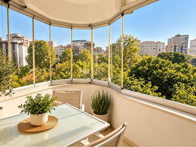KADIKÖY KIZILTOPRAK’TA MARMARAYA YAKIN 5.KATTA 3+1 SATILIK DAİRE