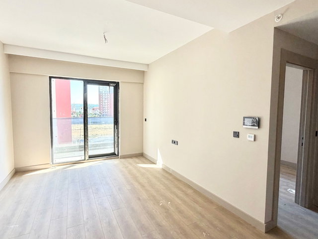 ELEN 145 - ANADOLU BULVARI ÜZERİ & METRO YANI SIFIR 1+1 DAİRE