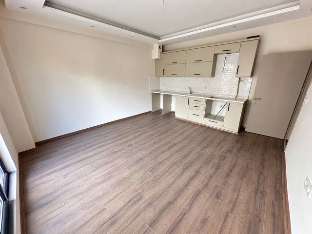 REMAX MİD PLEVNE MAHALLESİ CADDE ÜZERİ SATILIK 2+1 DAİRE