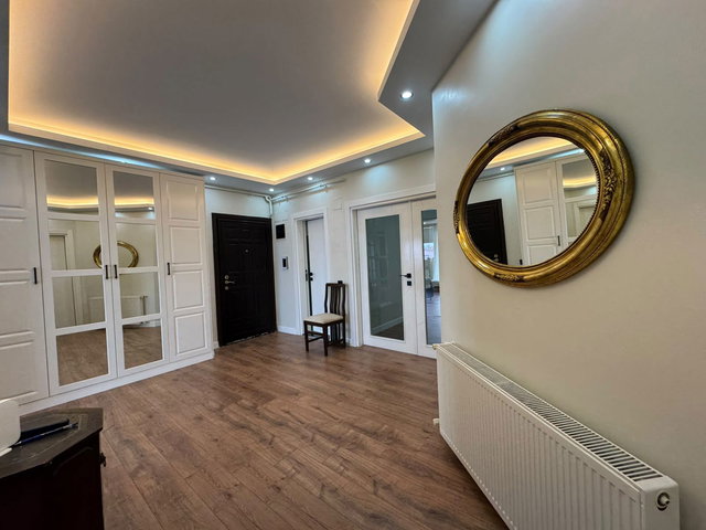 REMAX PALM'DEN LİPARİS 1 SİT.'DE DENİZ MANZARALI YENİLENMİŞ 4+1
