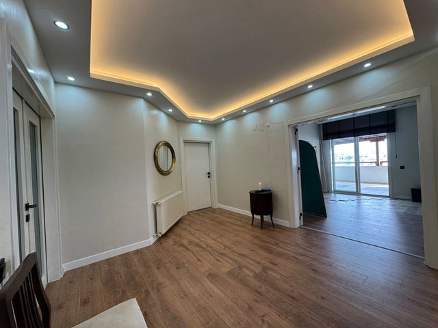 REMAX PALM'DEN LİPARİS 1 SİT.'DE DENİZ MANZARALI YENİLENMİŞ 4+1