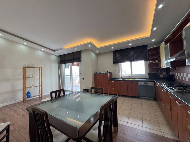 REMAX PALM'DEN LİPARİS 1 SİT.'DE DENİZ MANZARALI YENİLENMİŞ 4+1