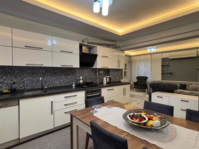 ADAPAZARI YENİGÜNDE 147 M² 3+1 ARA KAT DAİRE + 60 M² DÜKKÂN