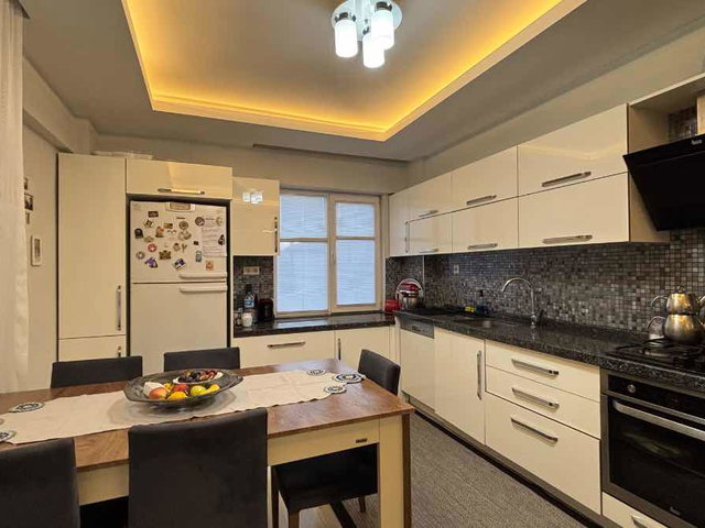 ADAPAZARI YENİGÜNDE 147 M² 3+1 ARA KAT DAİRE + 60 M² DÜKKÂN