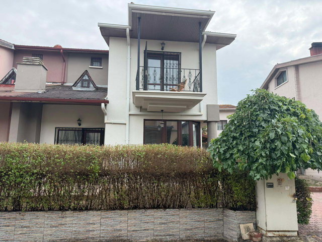 DODURGA,TÜRKKONUT ANKARA KENT SİTESİ'NDE 5+1 YAPILI VİLLA
