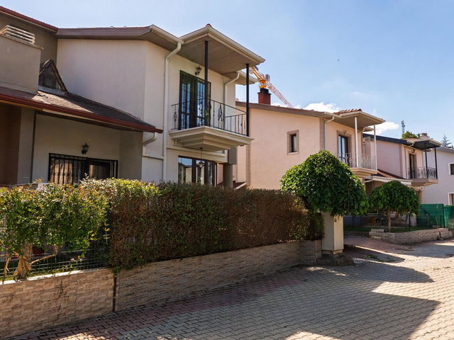 DODURGA,TÜRKKONUT ANKARA KENT SİTESİ'NDE 5+1 YAPILI VİLLA