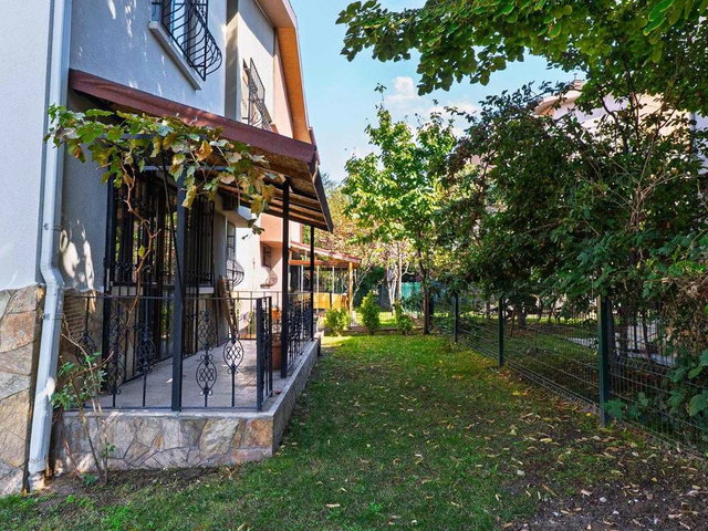 DODURGA,TÜRKKONUT ANKARA KENT SİTESİ'NDE 5+1 YAPILI VİLLA