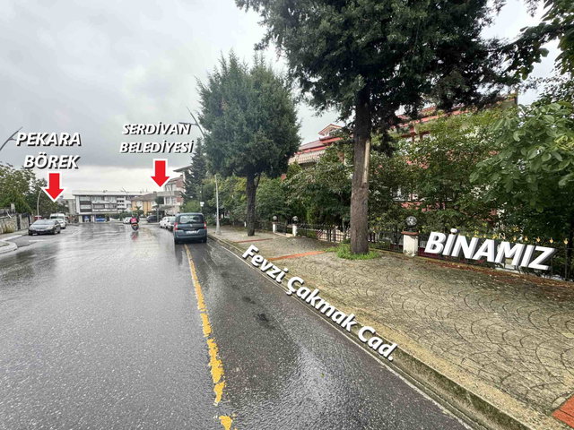 SERDİVAN’IN MERKEZİNDE, SEÇKİN KONUMDA 3+1 135 M² SATILIK DAİRE