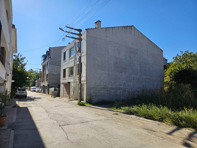 REMAX MOD'DAN SAZOVA MAH. KAPALI OTOPARKLI SATILIK GENİŞ 1+1
