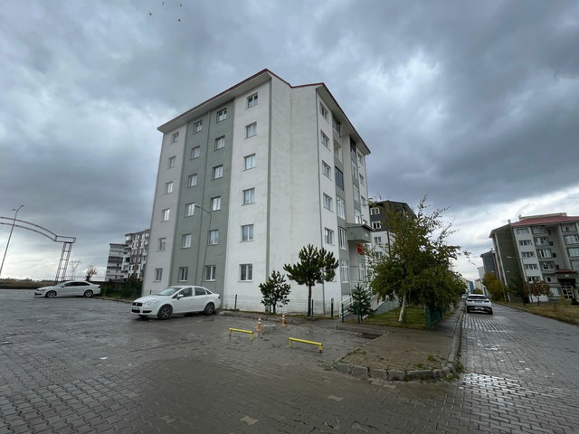 REMAX İLKE'DEN ÇAT YOLU TOKİ'DE 2+1 KİRALIK DAİRE