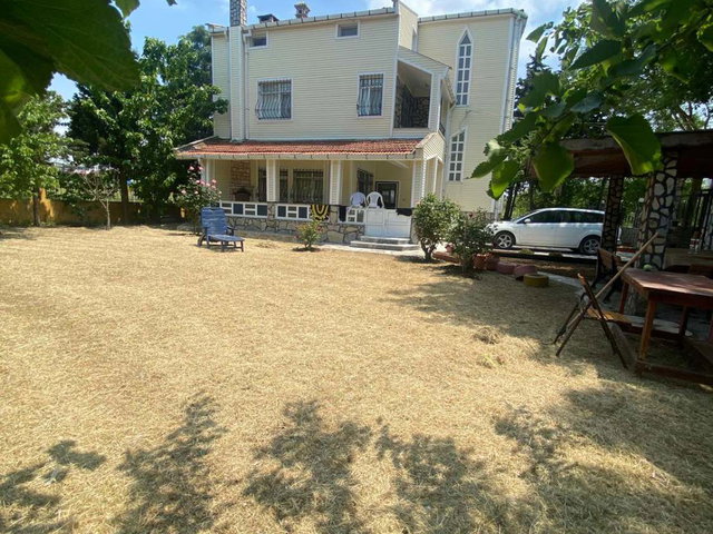 MARMARA EREĞLİSİ 607M2 İÇERİSİNDE 8+1 SATILIK VİLLA