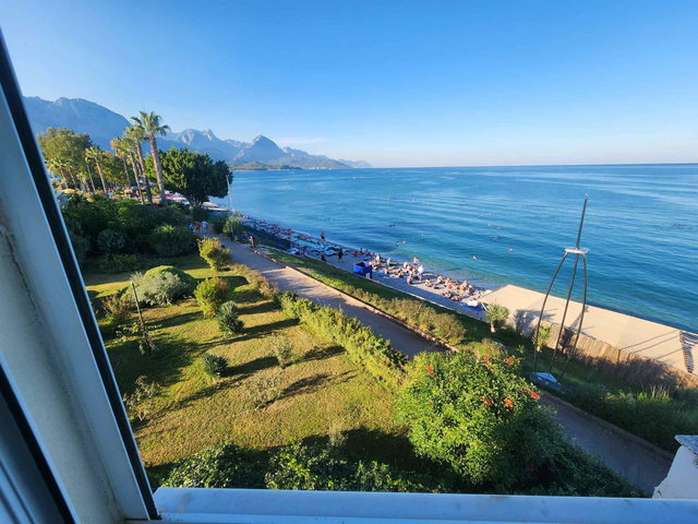 KEMER'DE DENİZE TAM SIFIR LUX 2+1 EŞYALI KİRALIK YALI DAİRESİ