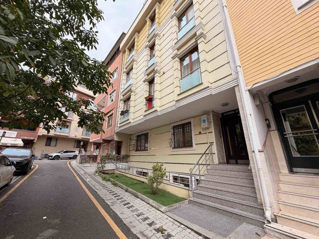 ÜSKÜDAR BULGURLU METROYA YÜRÜME MESAFESİNDE 2+1 KİRALIK DAİRE