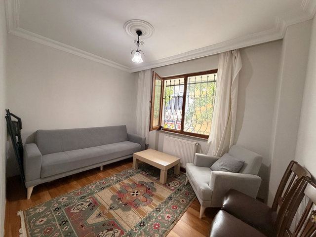 ÜSKÜDAR BULGURLU METROYA YÜRÜME MESAFESİNDE 2+1 KİRALIK DAİRE
