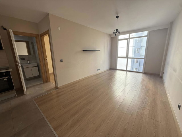 ÖZYEĞİN'E KOMŞU ÇEKMEKÖY NEW NİŞANTEPE SİTESİ 1+1 KİRALIK BOŞ