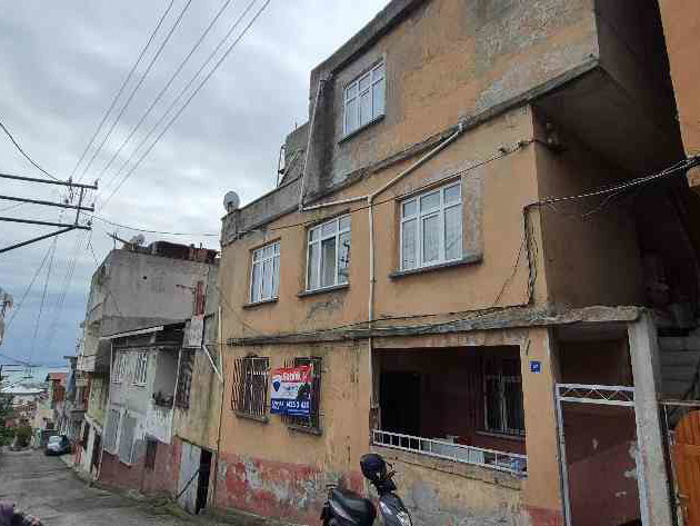 SAMSUN İLKADIM’DA 240 M², 2 KATLI MÜSTAKİL EV | 2+1, 2 BANYO, BALKON