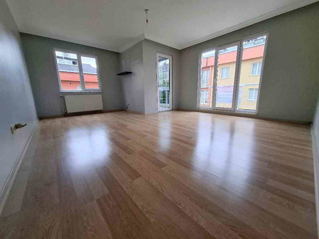 ÇEKMEKÖY TAŞDELEN GÜNGÖREN MAHALLESİ SATILIK 2+1 ARAKAT DAİRE