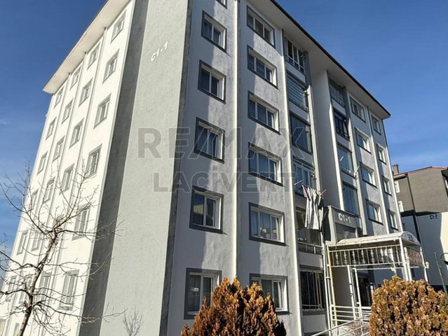 RE/MAX LACİVERT'TEN ÇAT YOLU TOKİLERDE 3+1 KİRALIK DAİRE