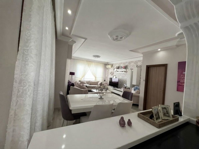 RE/MAX MAXIMUM'DAN GÖLCÜK ULAŞLI'DA SATILIK TRIPLEKS VILLA
