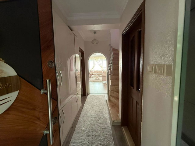 RE/MAX MAXIMUM'DAN GÖLCÜK ULAŞLI'DA SATILIK TRIPLEKS VILLA