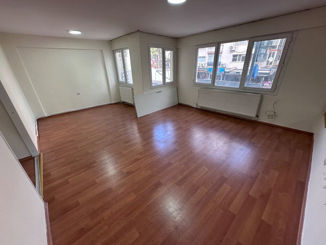 BOSTANLI’DA ÇİFT CEPHELİ 2+1 | 105 M² NET | BALKONLU | KOMBİLİ | BOŞ