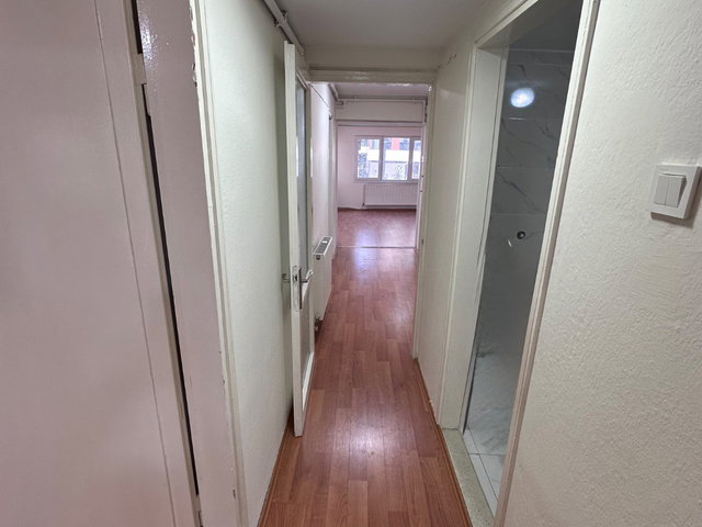 BOSTANLI’DA ÇİFT CEPHELİ 2+1 | 105 M² NET | BALKONLU | KOMBİLİ | BOŞ