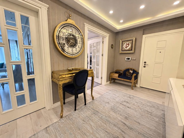 BEYLİKDÜZÜ’NDE SİTE İÇİNDE 3+1 | 190 M² BRÜT | 2 BANYO, BALKON, KAT MÜLKİYETLİ