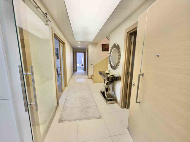 AVCILAR’DA SİTE İÇİNDE 5+1 | 275 M² NET | 4. KAT (SON KAT) | DOĞU-GÜNEY CEPHE