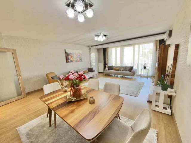 AVCILAR’DA SİTE İÇİNDE 5+1 | 275 M² NET | 4. KAT (SON KAT) | DOĞU-GÜNEY CEPHE