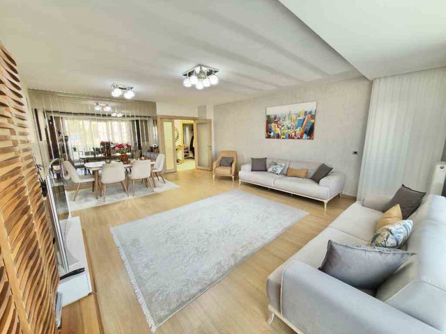 AVCILAR’DA SİTE İÇİNDE 5+1 | 275 M² NET | 4. KAT (SON KAT) | DOĞU-GÜNEY CEPHE