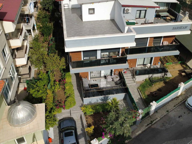 BORNOVADA TERASLI 3+1 SATILIK VİLLA