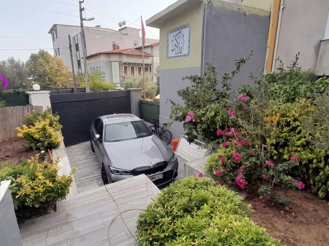 BORNOVADA TERASLI 3+1 SATILIK VİLLA