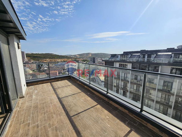 TUZLA VEMA E5 ÜZERİ TERASLI ÇİFT BANYO 100 M2 2+1 DUBLEX DAİRE