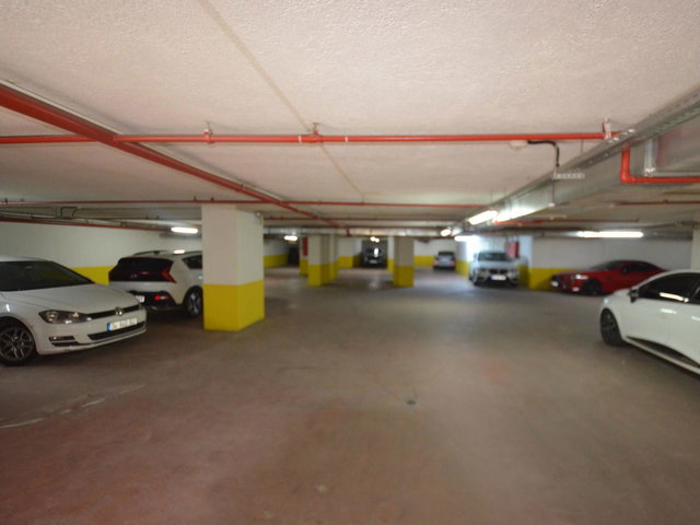 ÜMRANİYE MEHMETAKİF MAH BUTİK SİTEDE KAPALI OTOPARKLI 2+1