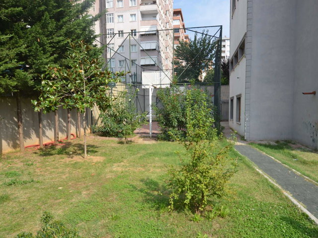 ÜMRANİYE MEHMETAKİF MAH BUTİK SİTEDE KAPALI OTOPARKLI 2+1