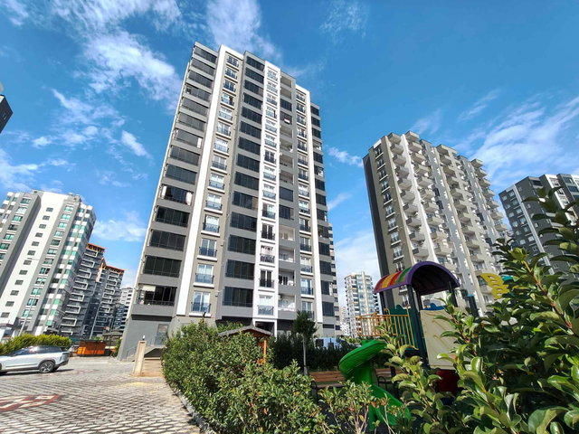 REMAX TOROS'TAN MEZİTLİ AKDENİZ MAH’DE DOĞALGAZLI KİRALIK LÜKS 2+1