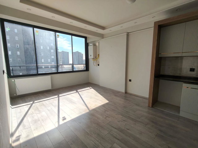 REMAX TOROS'TAN MEZİTLİ AKDENİZ MAH’DE DOĞALGAZLI KİRALIK LÜKS 2+1