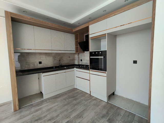 REMAX TOROS'TAN MEZİTLİ AKDENİZ MAH’DE DOĞALGAZLI KİRALIK LÜKS 2+1