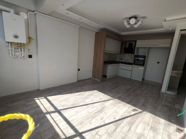 REMAX TOROS'TAN MEZİTLİ AKDENİZ MAH’DE DOĞALGAZLI KİRALIK LÜKS 2+1