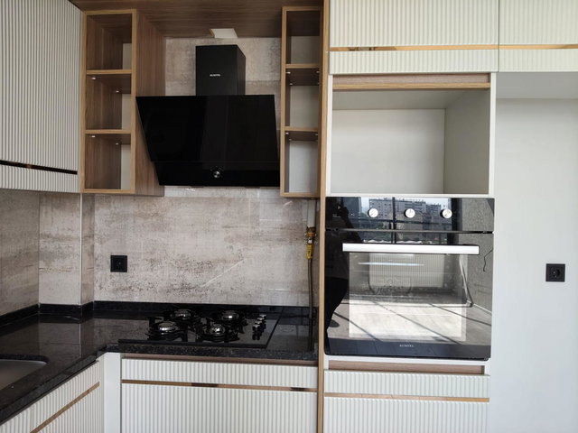 REMAX TOROS'TAN MEZİTLİ AKDENİZ MAH’DE DOĞALGAZLI KİRALIK LÜKS 2+1